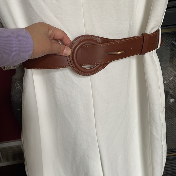 Elegant White Jumpsuit with Belt - Picture 5 of 10